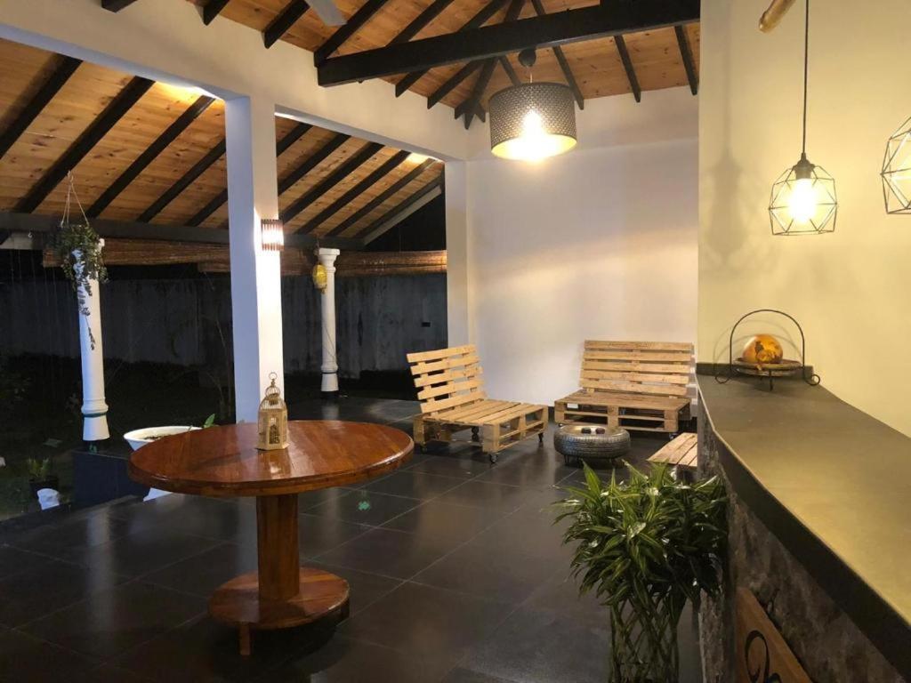 Blu Marine Nilaveli Hotell Trincomalee Exteriör bild